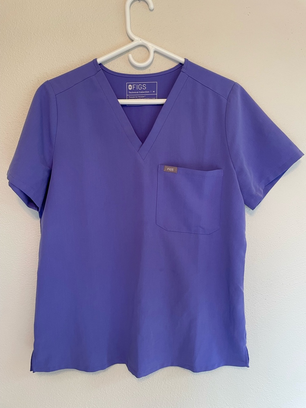 Figs Technical Collection Catarina V-Neck Top in Amethyst Medium